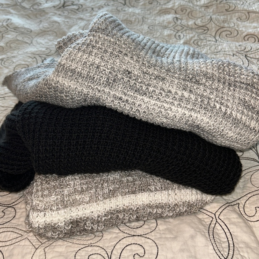 Hollister sweater bundle